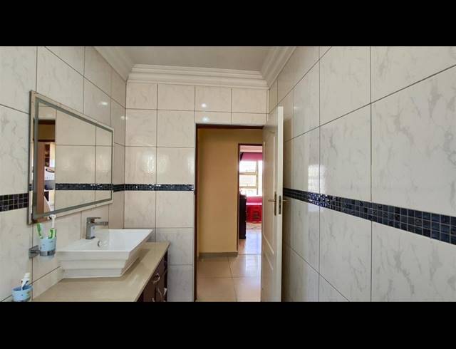 5 BEDROOM HOUSE FOR SALE IN PARKHAVEN